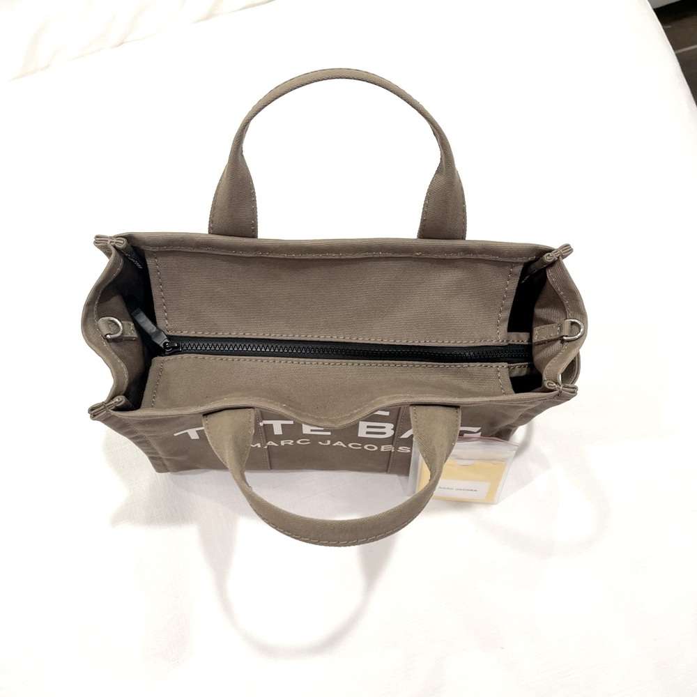 Marc Jacobs The Tote Bag in Taupe with White Logo - Picture 2 of 5